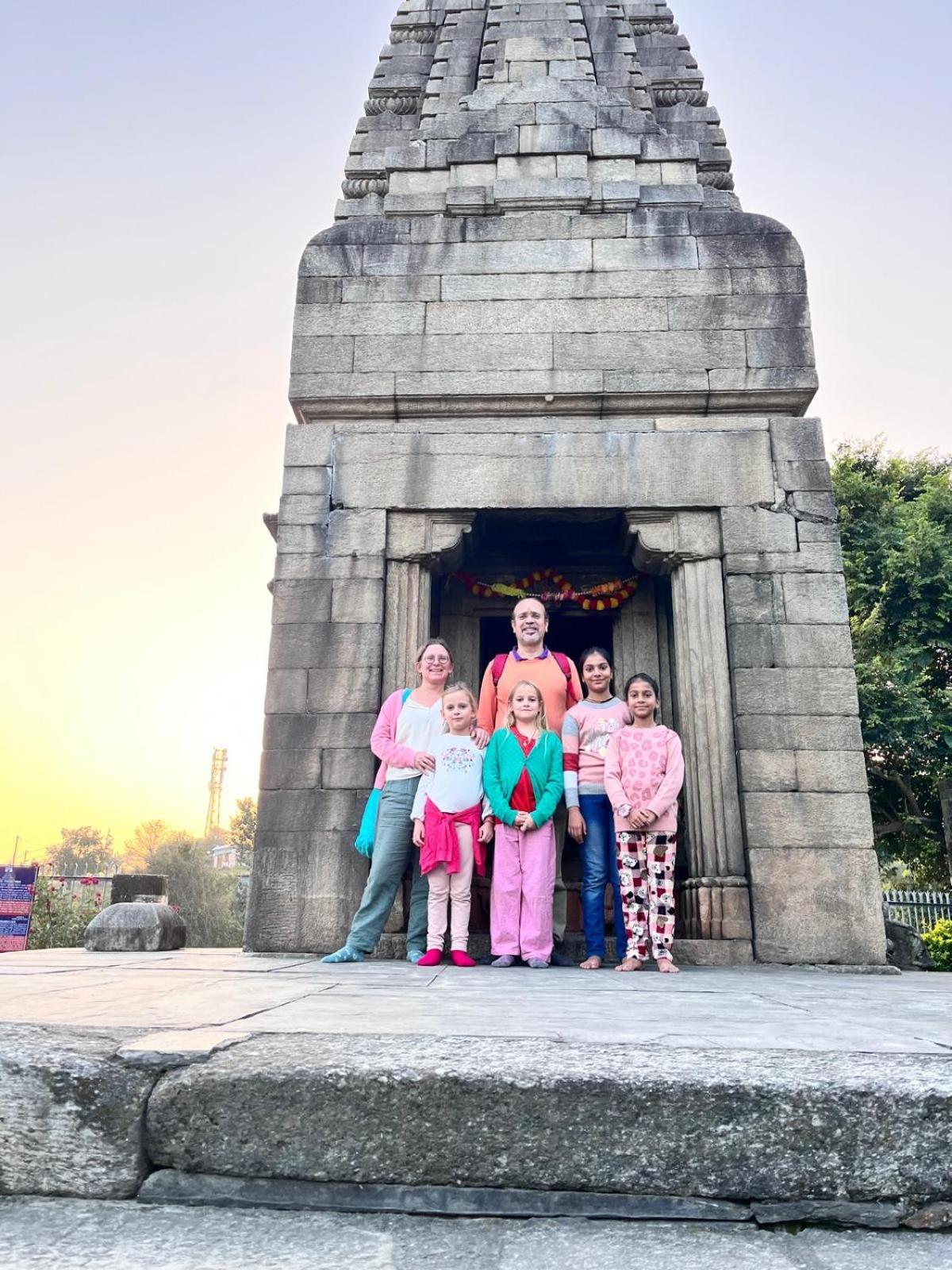 Shree Home Stay Dwarahat Екстериор снимка